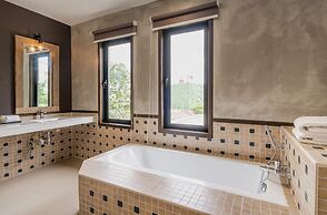 Treasures Hotel and Suites