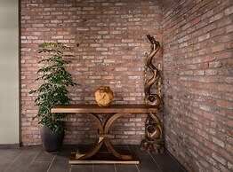 Treasures Hotel and Suites