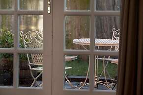 DBS Serviced Apartments - The Delven