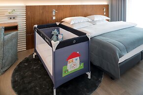 Crystal House Suite Hotel & SPA