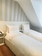 The Waterfront Hotel & Bistro