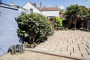 The Waterfront Hotel & Bistro