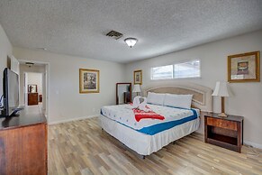 Luxurious 4BR House with Large Pool Near Strip