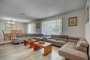 Luxurious 4BR House with Large Pool Near Strip