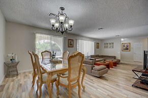 Luxurious 4BR House with Large Pool Near Strip