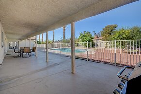 Luxurious 4BR House with Large Pool Near Strip