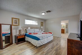 Luxurious 4BR House with Large Pool Near Strip