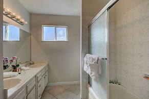 Luxurious 4BR House with Large Pool Near Strip