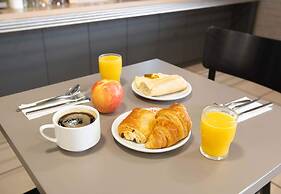 B&B HOTEL LOUVECIENNES