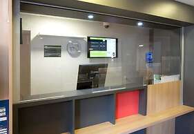 B&B HOTEL LOUVECIENNES