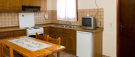 Katerina Pool Apartments