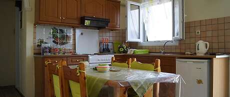 Katerina Pool Apartments