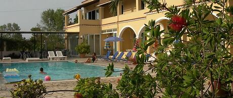 Katerina Pool Apartments