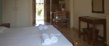 Katerina Pool Apartments