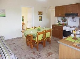 Katerina Pool Apartments