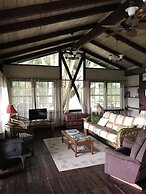 Hale Maluhia Country Inn