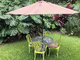 Hale Maluhia Country Inn