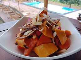 Bataran Garden Cottage