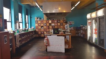 Wild Zebra Backpackers