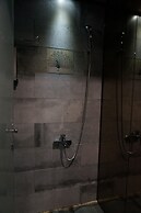 Corner Hostel & Cafe