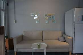 Corner Hostel & Cafe