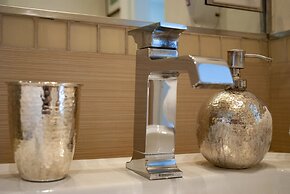 Bea Suites Luxury Rooms