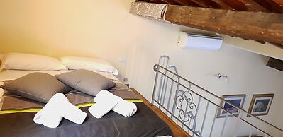 Monna Lisa Apartment