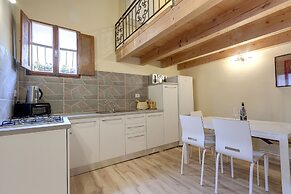 Monna Lisa Apartment