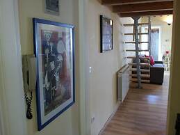 Monna Lisa Apartment