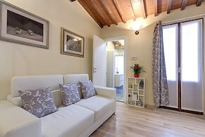 Monna Lisa Apartment