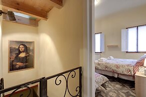 Monna Lisa Apartment