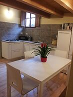 Monna Lisa Apartment