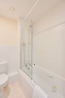 Mica Point City Centre Apartment