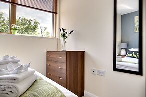 Mica Point City Centre Apartment