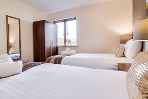 Mica Point City Centre Apartment