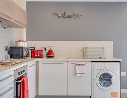 Mica Point City Centre Apartment