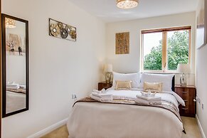 Mica Point City Centre Apartment