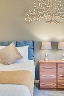 Mica Point City Centre Apartment