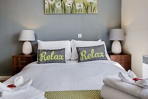 Mica Point City Centre Apartment