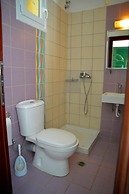 Alexandros Apartments