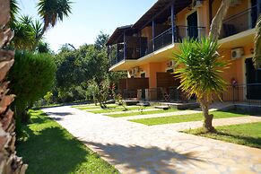 Alexandros Apartments