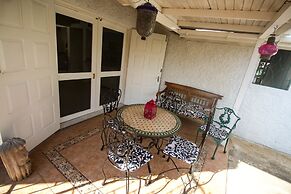 Yellow Canary Beach Villa