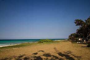 Yellow Canary Beach Villa