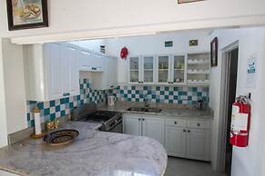 Yellow Canary Beach Villa