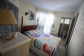 Yellow Canary Beach Villa