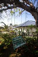 Yellow Canary Beach Villa