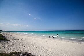 Yellow Canary Beach Villa
