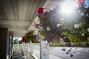 Chisholm Inn & Suites