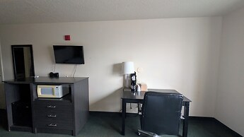 Chisholm Inn & Suites