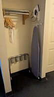 Chisholm Inn & Suites